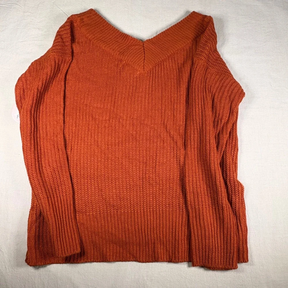 Full Circle Trends Rust Orange V-Neck Chunky Knit Sweater NWT Medium J4B0103S